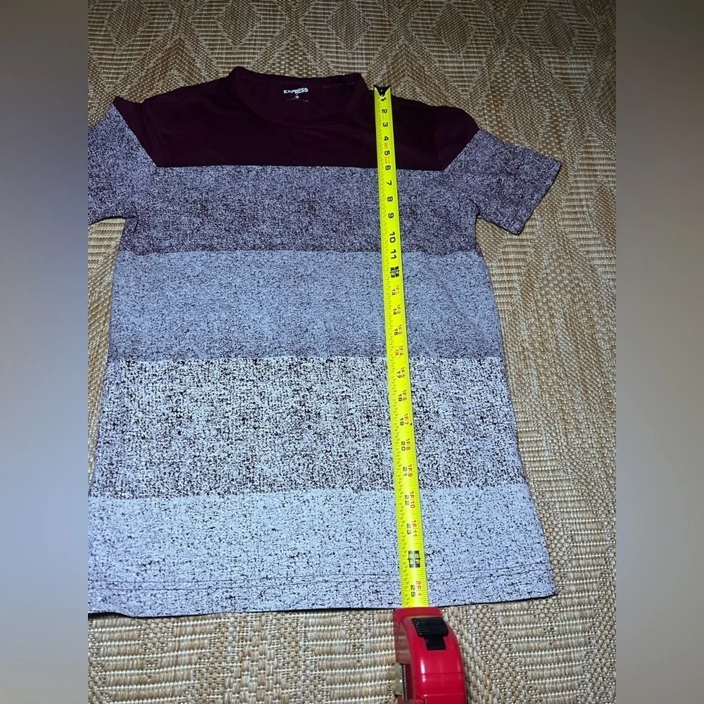 Express Men's Burgundy Ombre Crew Neck Short Sleeve Tshirt, Size XS - Picture 6 of 8
